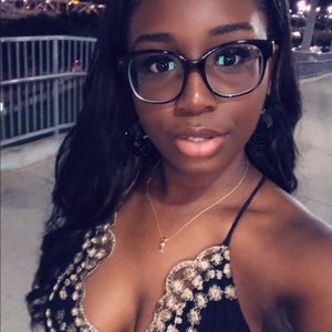 Meet your Posher, Tamere